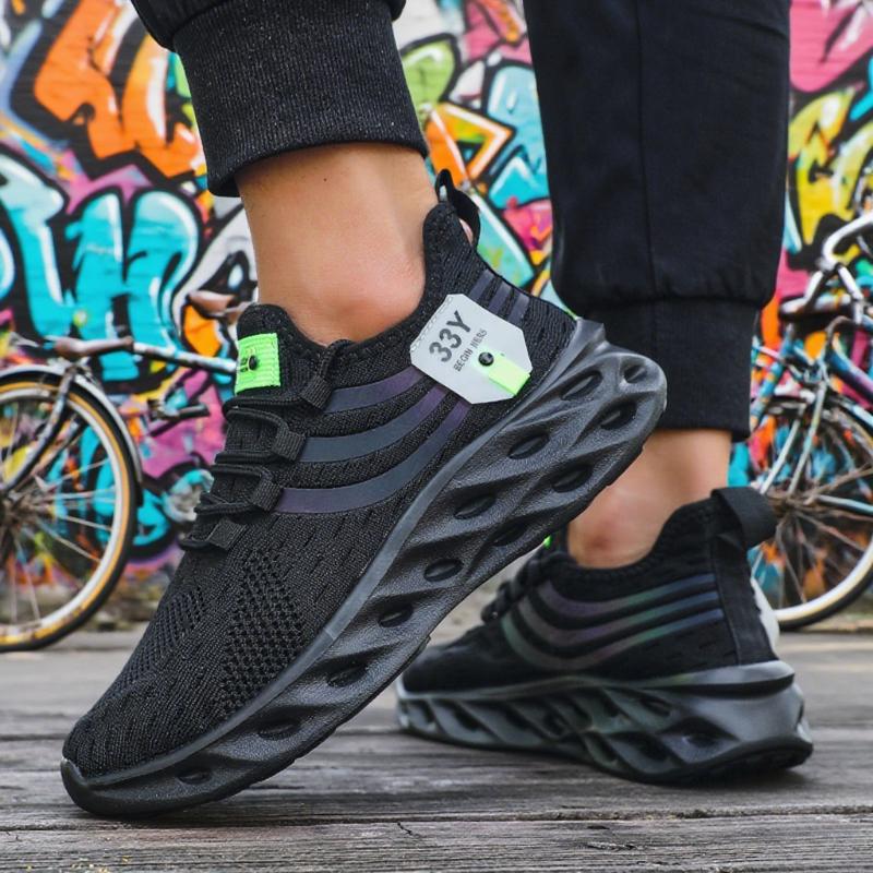 Summer Trending Men Running Shoe New Men Design Breathable Height Increasing Sneakers Soft Soled Cushioned Mesh Sneakers For Men