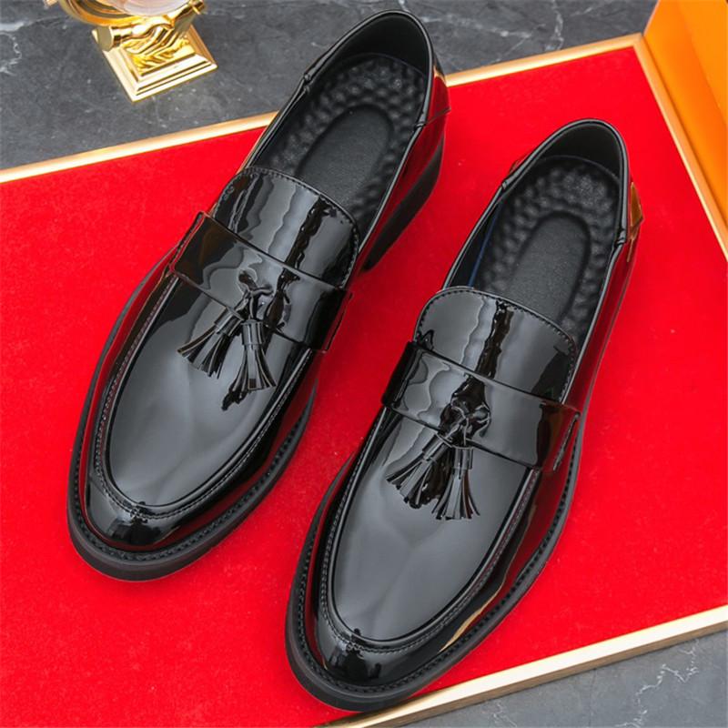 New Designer Tassels Loafter Black Patent Leather Slip On Shoes For Men Casual Business Formal Dress Footwear Zapatos Hombre