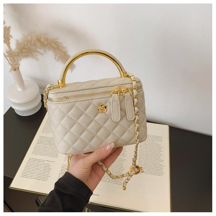 Small Quilted Chain Box Bag For Women With Zipper Closure And Card Pocket For Casual Travel