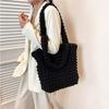 [EOMECUIGAO] popcorn bag tote bag ladies With zipper shoulder bag large capacity Popularity commute quilted tote bag (black)