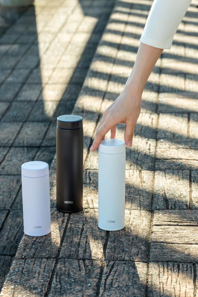 Thermos Thermos Vacuum Insulated Portable Midnight with Few Parts for Easy Secure Screw and Stainless Steel Mug, 600ml, Black, Cleaning, Closure,