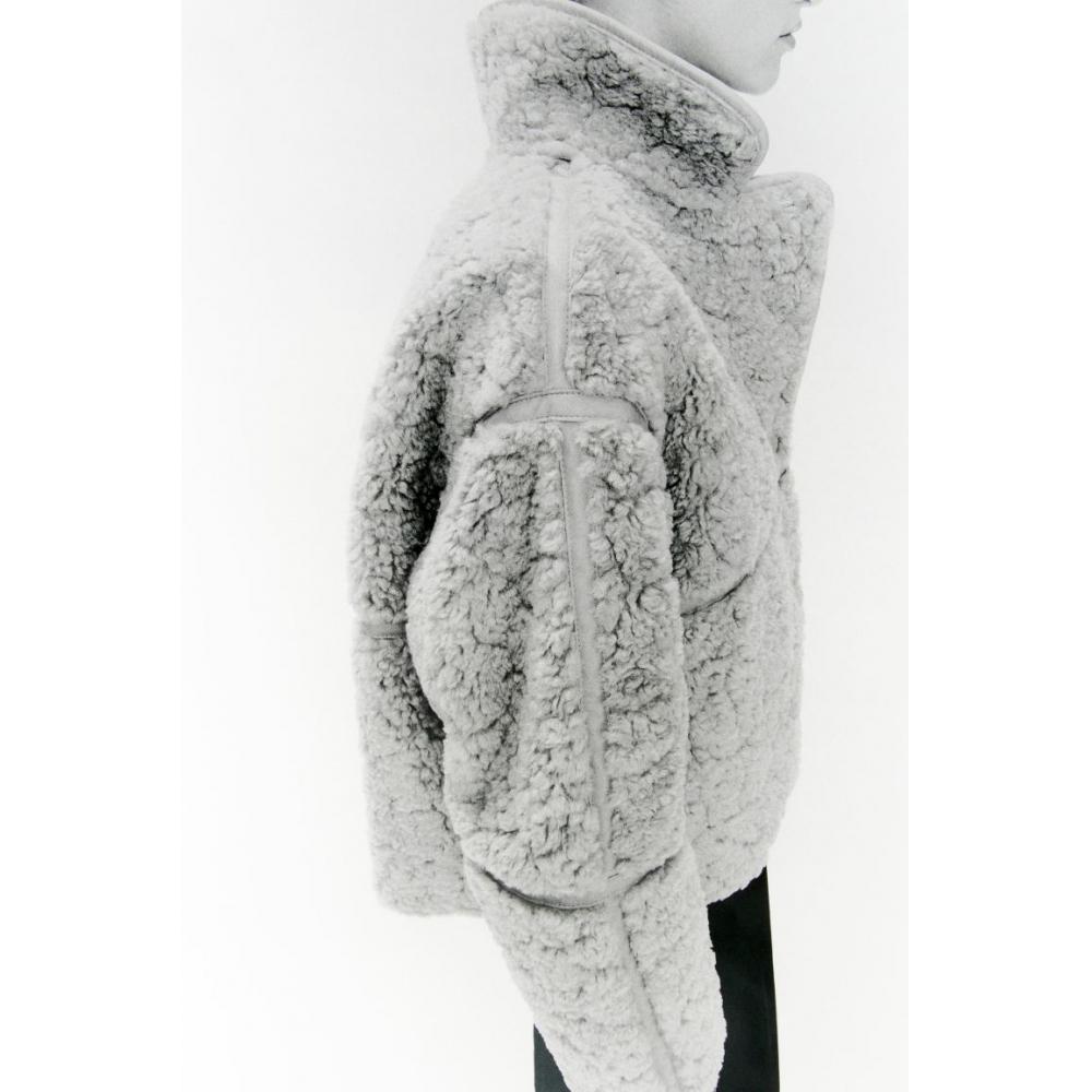 

Тедди-куртка HM бежевая