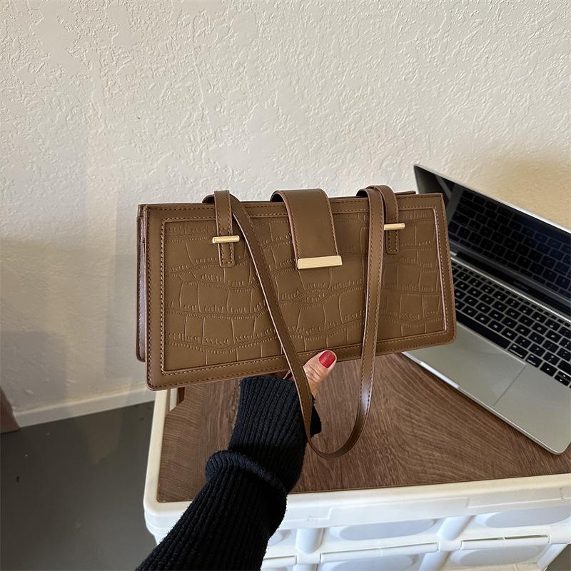 

Trendy 2023 French Designer Handbag: Versatile Women s Single Shoulder Underarm Bag - Stylish Small Square Bag чорний