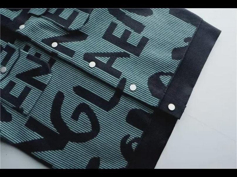 2022 Autumn/Winter Retro Men's Korean Lapel Cardigan: Trendy, Personalized, Loose Knit Sweater