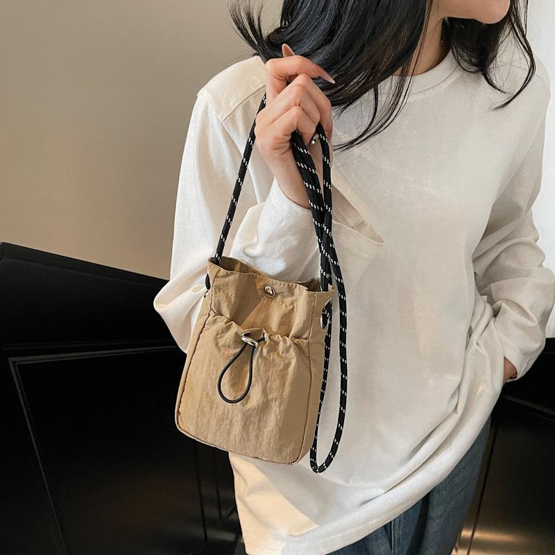 Japanese and Korean Literary Single Shoulder Messenger Bag Niche Design Trend Simple Small Bag Casual Fashion Lightweight Small Square Bag Women