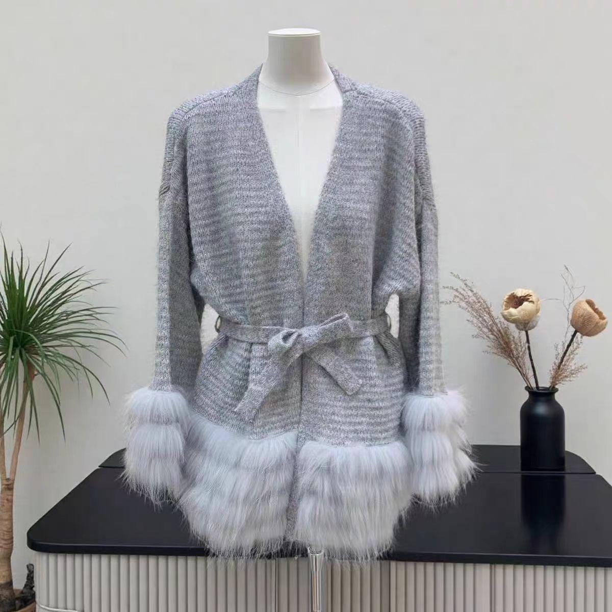 

Кардиган из трикотажа V-Wool с лисьим мехом, на завязках, с коротким рукавом, уплотненный, осень/зима 2025 One Size светло-серый