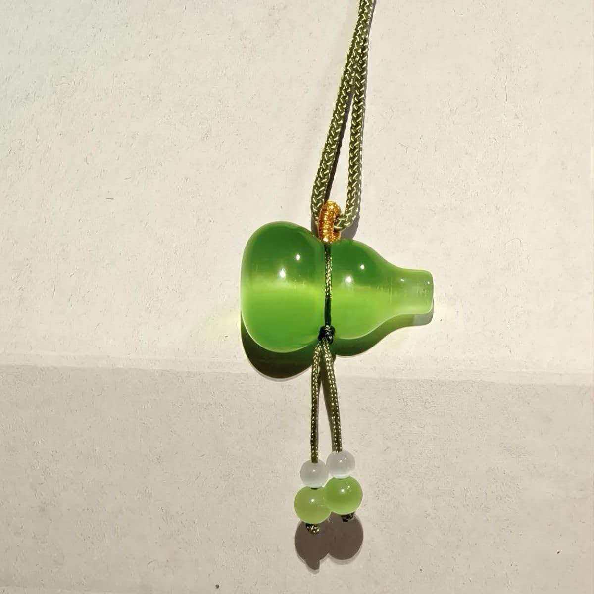 Ice-Transparent Cat Eye Gourd Pendant Necklace - Versatile, Multi-Color Festival Jewelry Gift яблочный зеленый