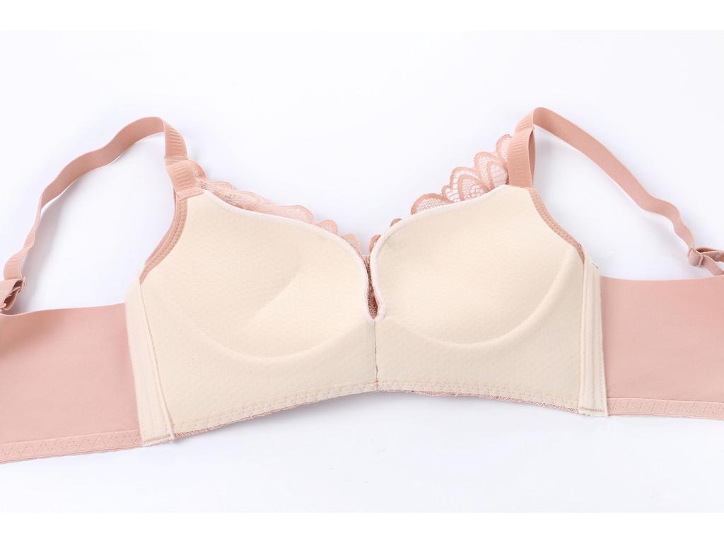 Originales französisches romantisches Spitzen-Bügel-BH-Set für kleine Oberweiten.