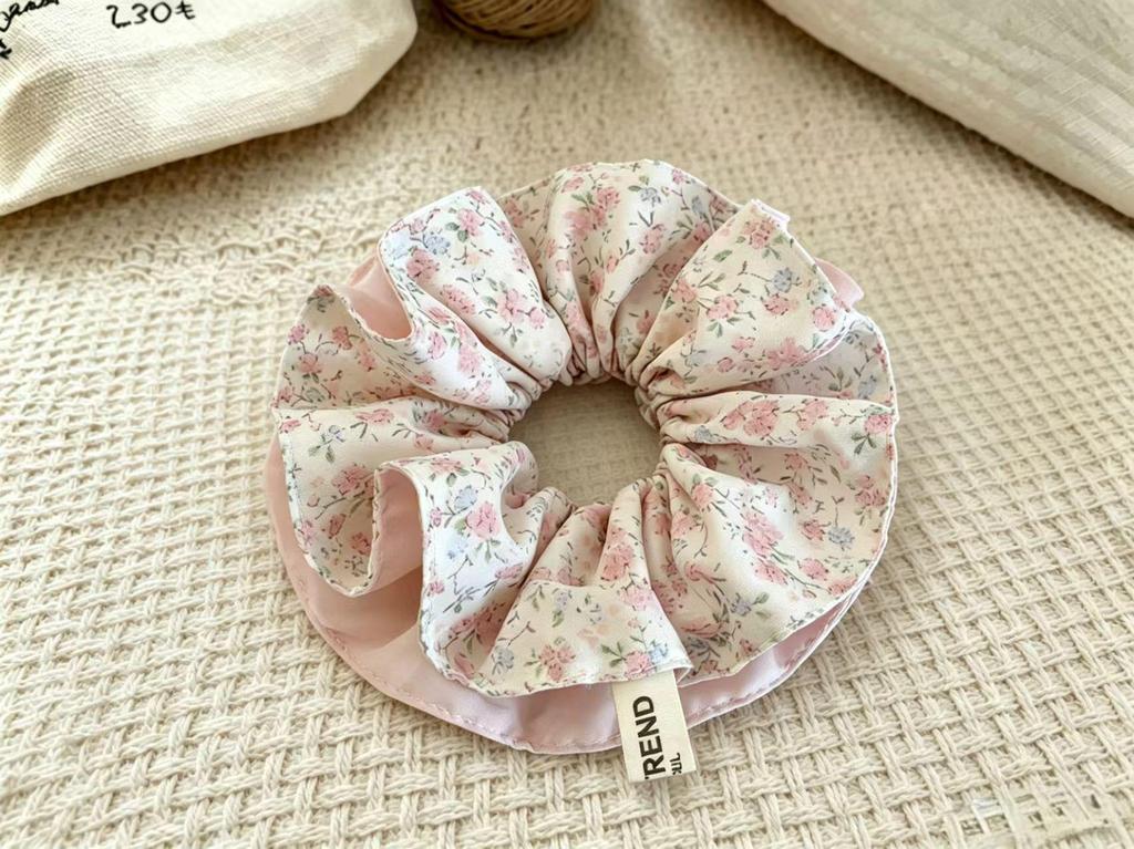 Korean Style Small Floral Hair Tie for Women - High-End 2026 Hair Accessory for Ponytails and Buns.