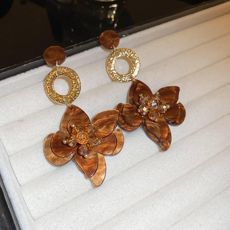 

Серьги-пусеты Maillard Silver Needle: Геометрические неровные серьги-пусеты из смолы для женщин