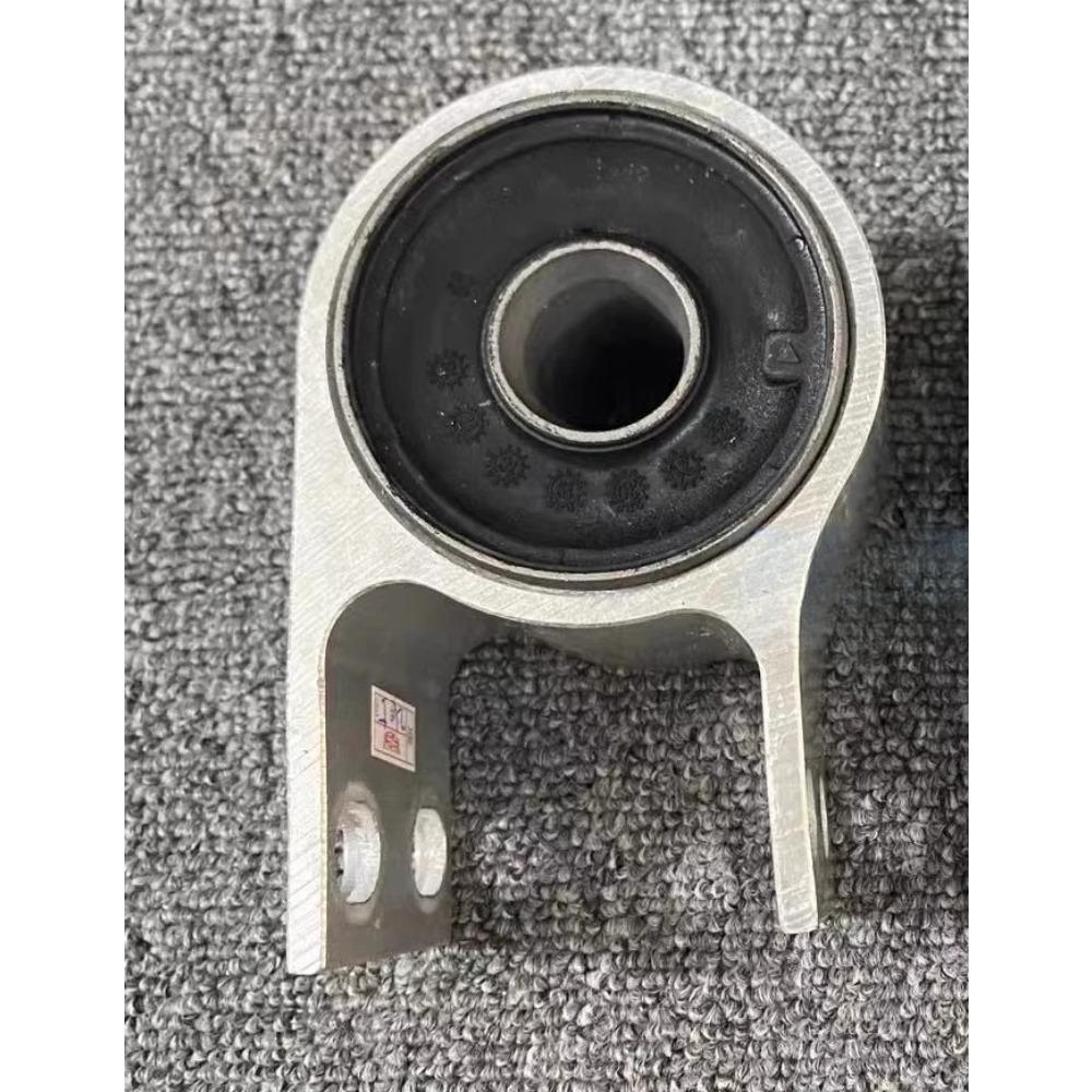 11546268 Brand Genuine Front Lower Arm Rubber Sleeve Suspension Triangle Arm Lower Support Arm Suspension Liner for Cadillac XT4 China