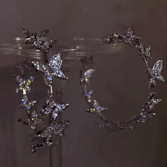 1 Paar Ohrringe mit Anhänger, rund, Kreis, geometrisch, Schmetterlingsdekor, glänzender Strassstein, Huggie-Creolen