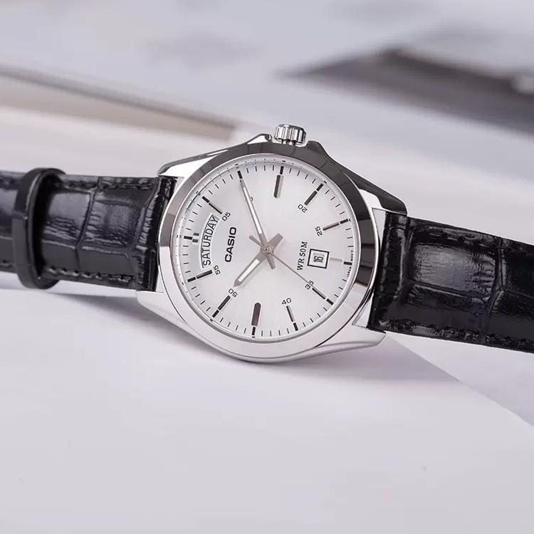 Casio Standard Series Fashion Casual 50M Waterproof Quartz Movement Synthetic Leather Strap Men Watches Silver MTP-1370L-7A