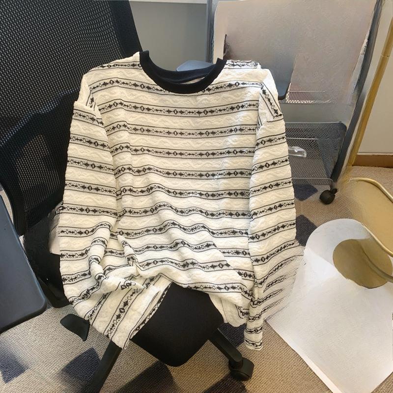 

Large-sized Striped Bubble Cutout Long-sleeved T-shirt with A Back Collar M білий