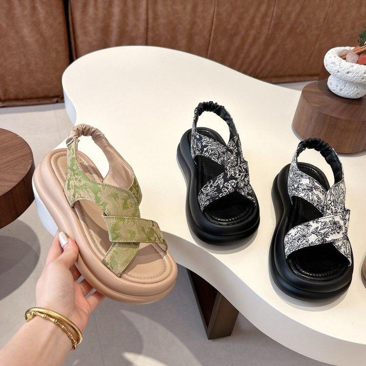 Styl narodowy nowe chińskie sandały nowe letnie obuwie gruba podeszwa podwyższające buty plażowe buty rzymskie
