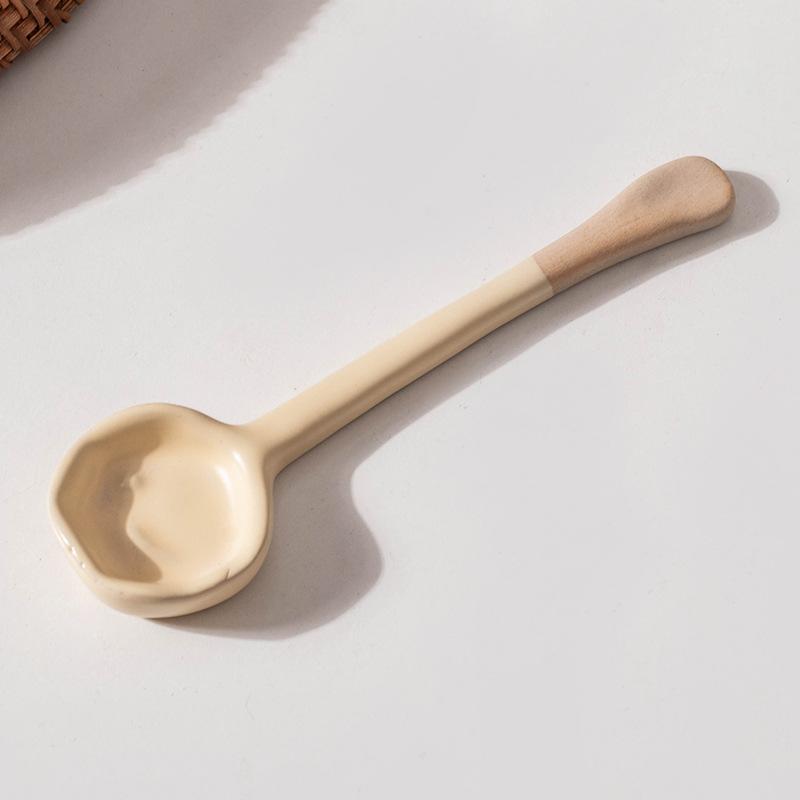 Keramik hitzebeständiger Kaffeelöffel langer Griff Retro japanischer Stil Ton Gewürzrührlöffel Grobkeramik handgefertigt ins kleiner Wind