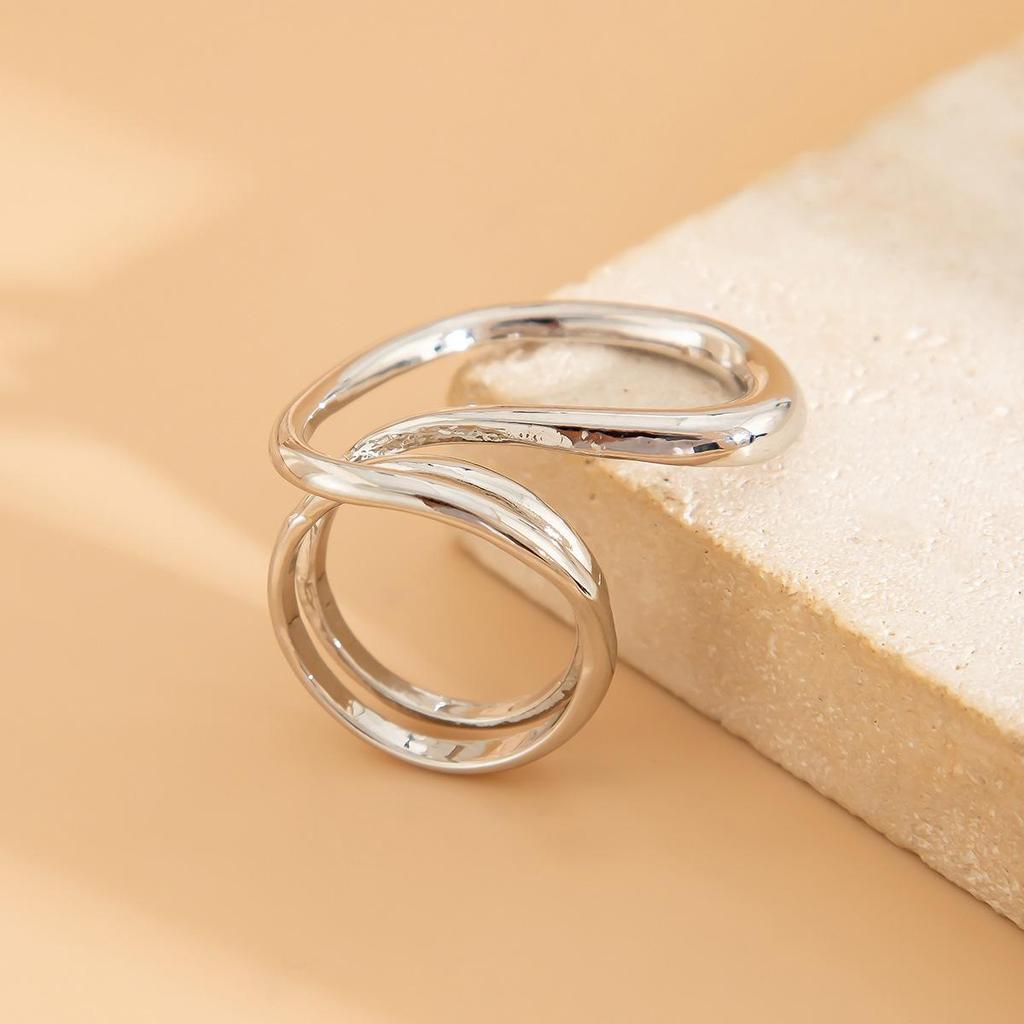 Exaggerated Wide-Edged Smooth Hammer Pattern Irregular Alloy Bracelet Set