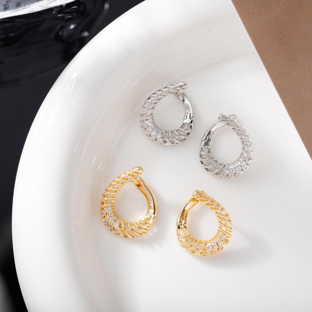 Personalized Full Diamond Hollow Ear Cuff for Women - European & American Style, Large Hoop, Retro Fashion