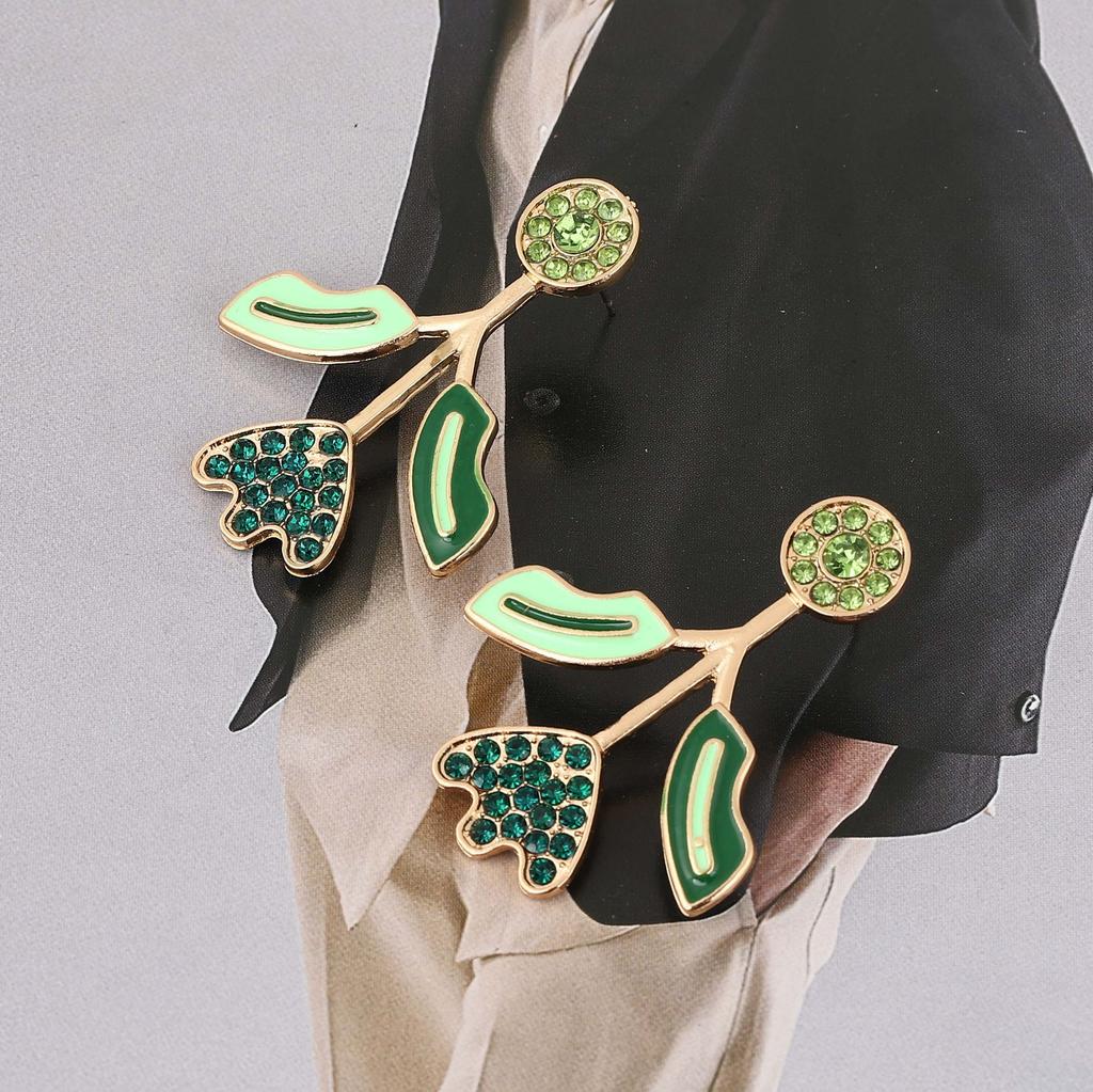 The New and Fashionable Creative Upside-down Tulip Alloy Floral Diamond-encrusted Earrings Are Versatile