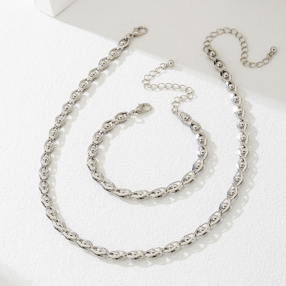 

Women s European & American Necklace & Bracelet Set: Retro Choker, Simple Clavicle Chain, Couple s Design платиновий