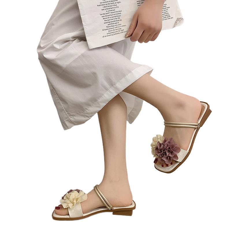 2025 spring and summer new sandals women's fashion flat slippers niche design sense casual one-word shoes