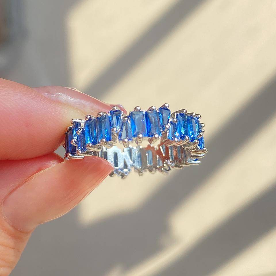 Modischer blauer Baguette Zirkonia Verlobungsring für Damen Silberfarbe Geometrische quadratische Fingerringe Zirkon Geschenk