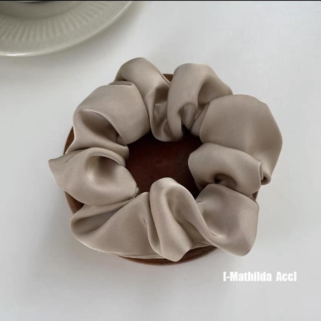 Forest Style Hair Accessories: French Chic Pig Intestine Elastic Hair Rope & Floral Headband for Women