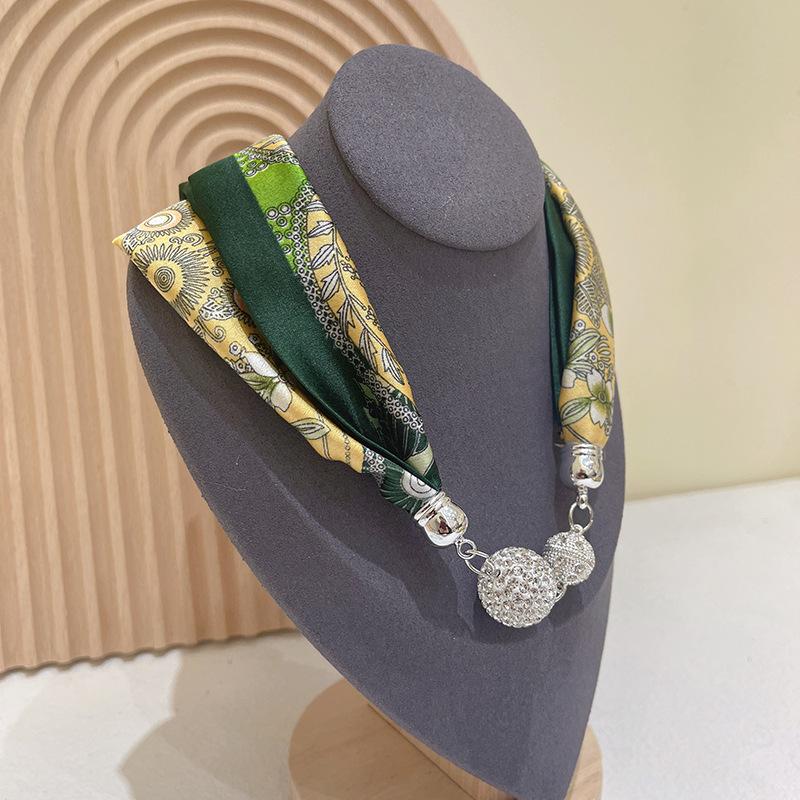 Vier Jahreszeiten Verfügbar Neuer Damen-Schal, Schal, Magnetverschluss, Schal, Halskette, Vielseitige Dekoration, Doppelte Verwendung, Mit Diamanten besetzt