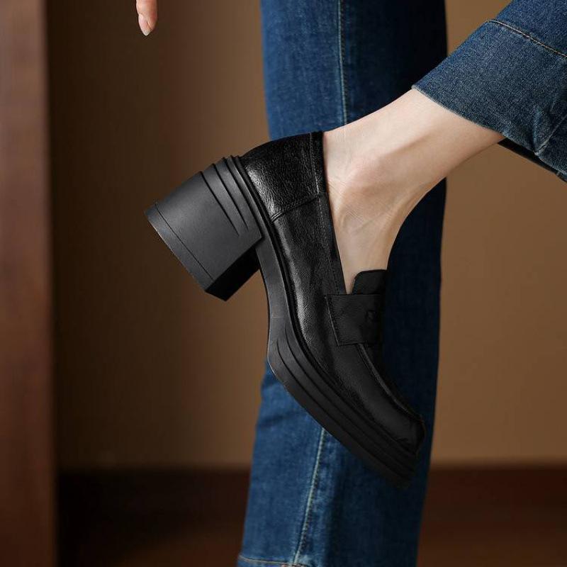 New women's gauntlet sheepskin loafers rubber platform non-slip large size women's shoes round head leather four-season single shoes