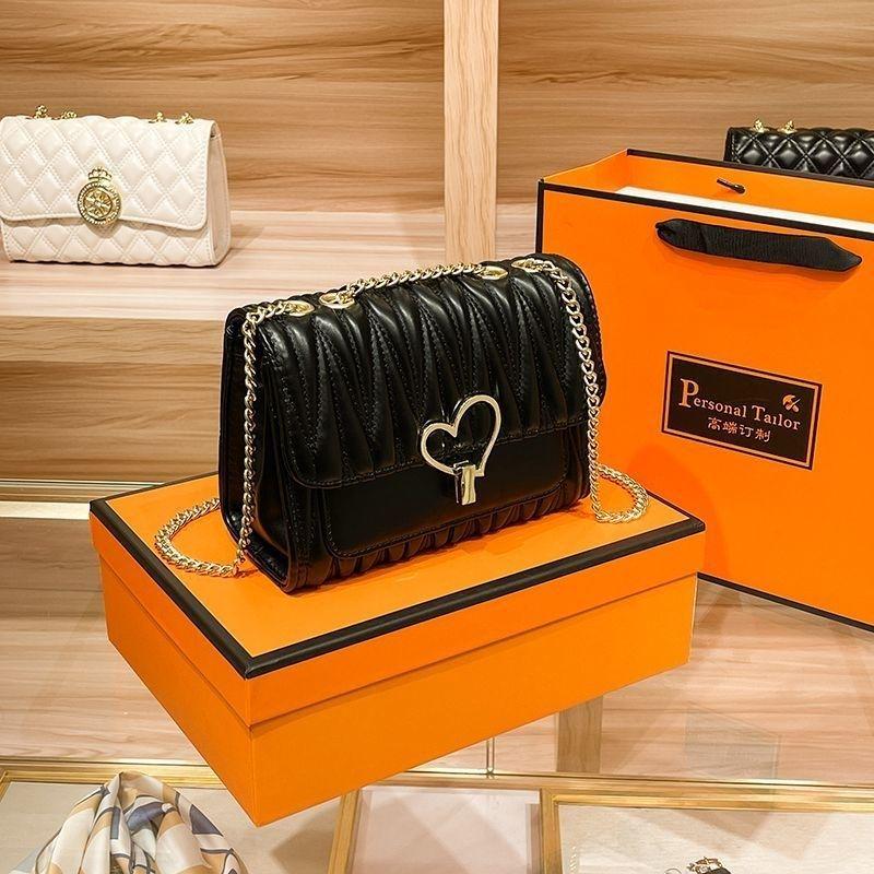 

Trendy Women s 2025 Mature-Style Crossbody Chain Bag - Versatile, Fashionable Fragrance-Inspired Design