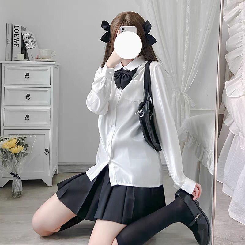 White Long Sleeve Petite College Style JK Uniform Shirt for Women – Versatile, Mid-Length, Perfect for Autumn.