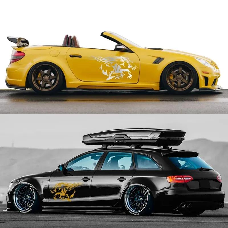 2 Stück Galoppierendes Pferd Aufkleber Auto Karosserie Seite Vinyl Aufkleber Dekoration LKW Transporter Pick-up Grafiken Wasserdicht Auto Dekor Zubehör