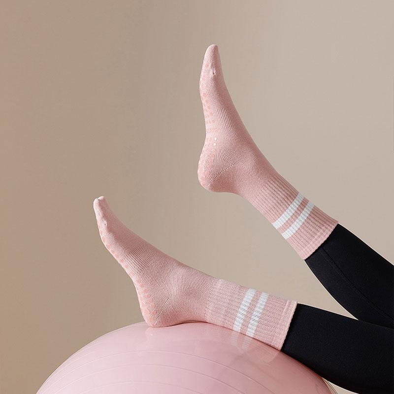 Calzini bianchi da donna Calzini sportivi in ​​cotone antiscivolo da palestra Autunno Inverno Calzini sportivi da ballo per pilates