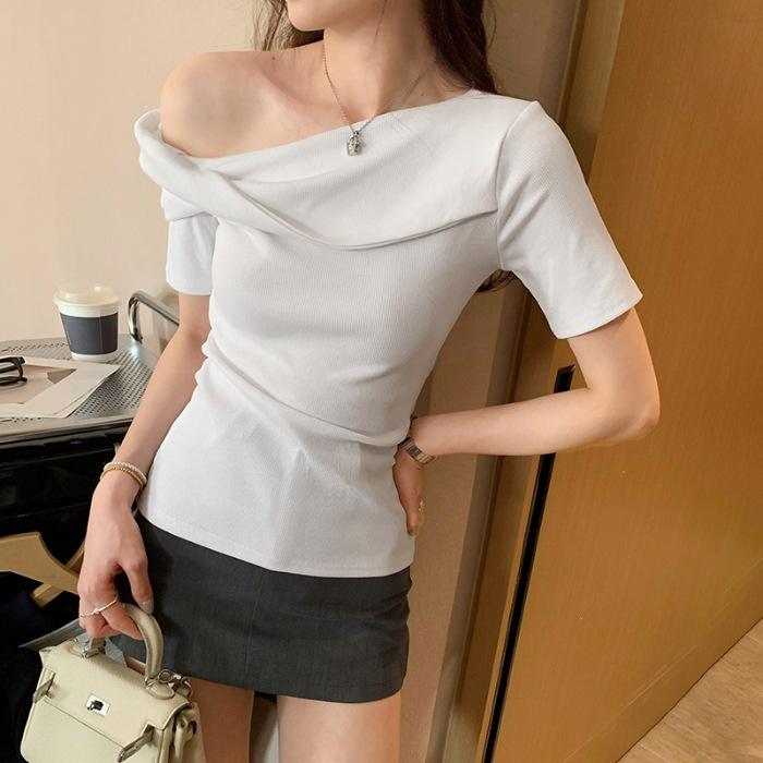 Gray High-end Design Slanted Shoulder Short-sleeved T-shirt Summer New Korean Version Slim and Thin Off-shoulder Short Top