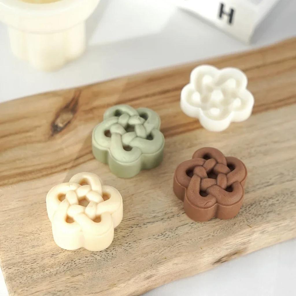 Luck Blessing Knot Mooncake Mold Set 3D Retro Pattern Hand Press Plunger Cookie Cutter Mid-Autumn Festival Cake Decorating Tools