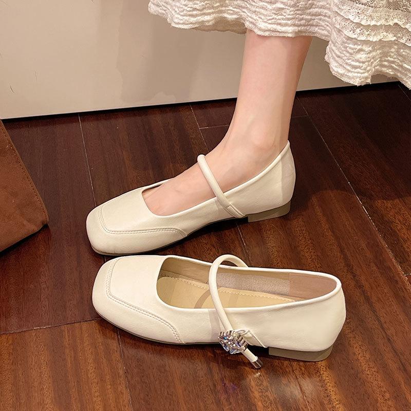 Versatile Single Shoes Light Mouth Silver Small Leather Shoes Doudou Shoes Women's 2025 Spring and Summer New French Retro Mary Jane Shoes