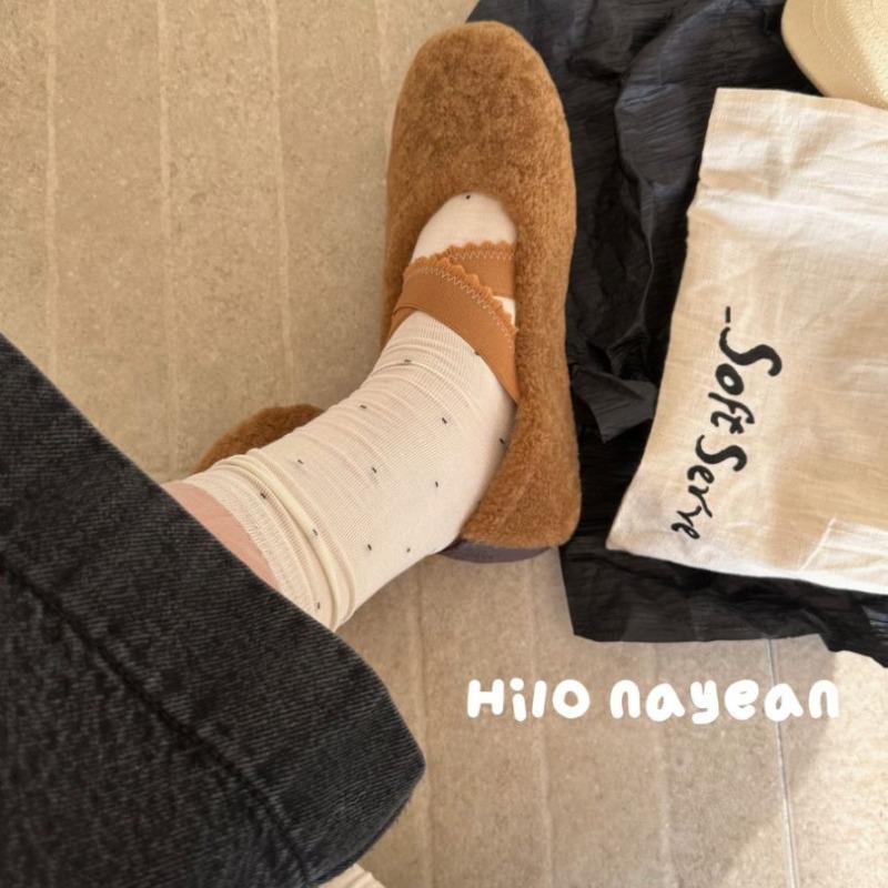 

Glass Fiber Edge Summer Light Style Polka Dot Mid-calf Pile-up Socks for Women, Cool and Breathable. 1 pair молоко, білий колір