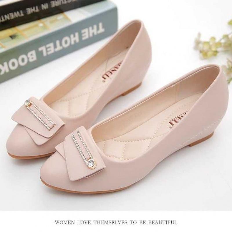 Small single shoes, high-quality soft leather, spring and autumn slope heels, women's fashion versatile work women's shoes, soft soles, flat soles,