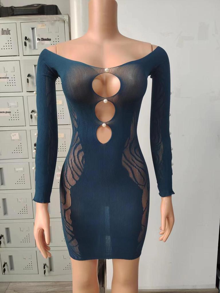Vestido Danai Bodycon Sexy de Rede Tamanho Plus com Detalhe de Pérolas e Mangas Longas Off-Shoulder
