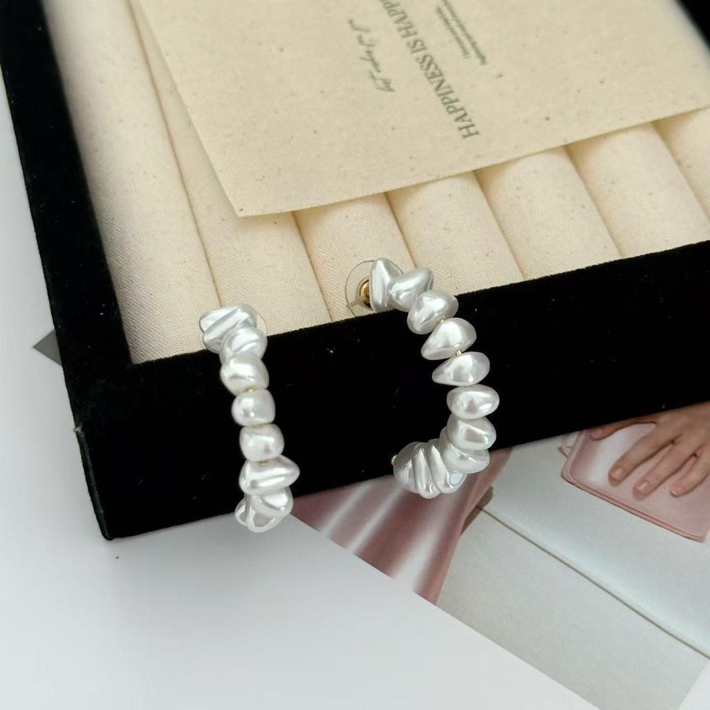 Korean Irregular Pearl C-Shaped Women's Earrings - Niche Design, High-End Cold Style, Super Fairy White