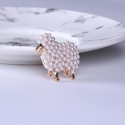 Fashion Retro Pearl Sheep Brooch Creative Personality Lamb Brooch Pin Versatile Clothing Corsage