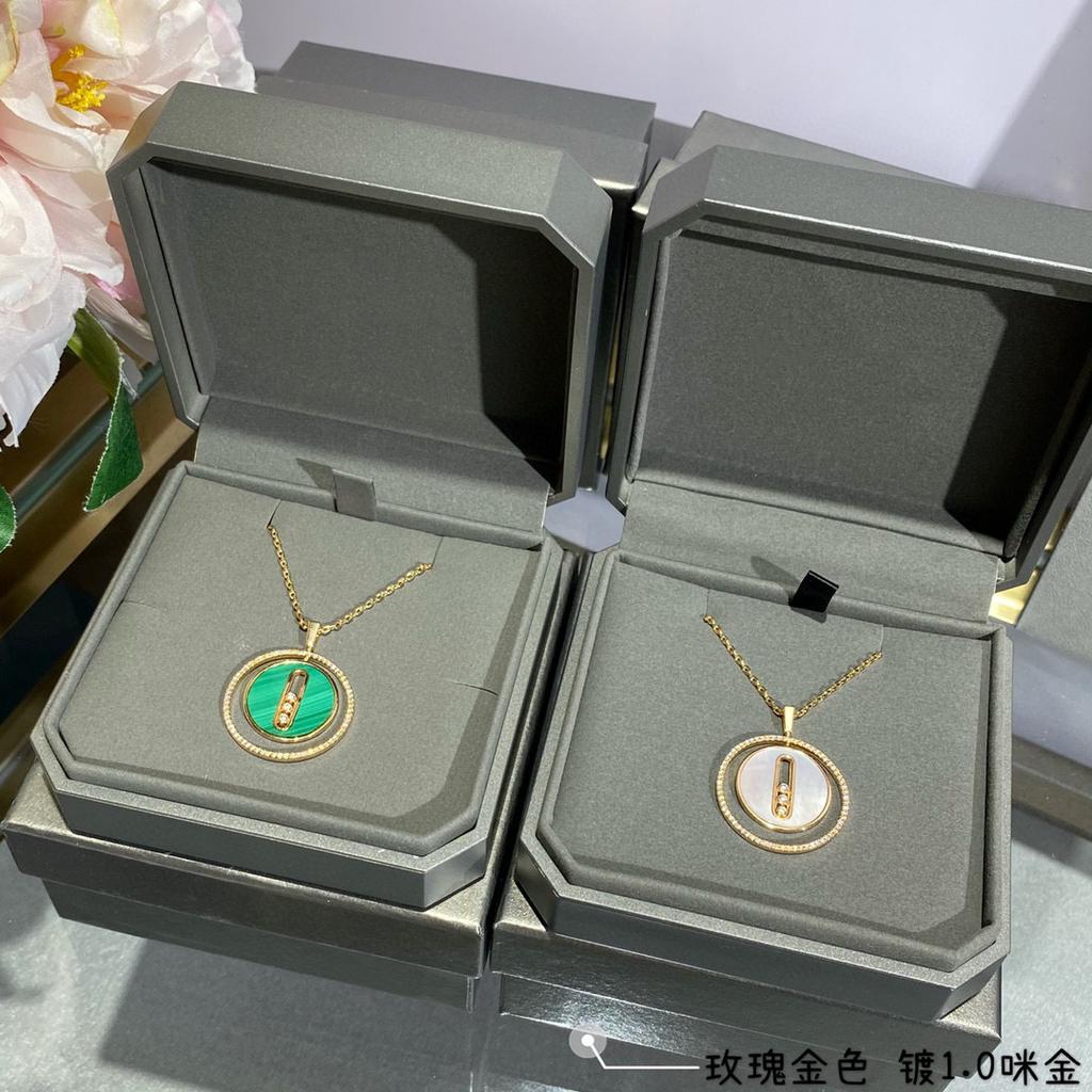 2023 Hot Brand Vintage Necklaces Luxury Jewelry for Women Designer Pendant Fashion 925 Silver Chain Round Shell Lady Necklace