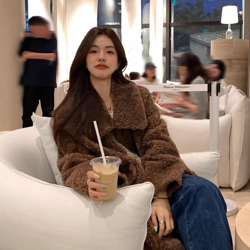 Autumn and Winter New Women's Long Large Lapel Wool Coat