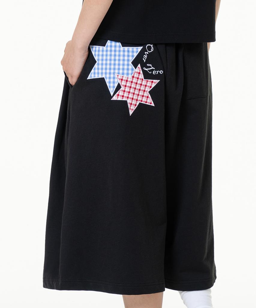 MOZMOZ Bermuda Star Patch Side Pleated Sweatpants Black