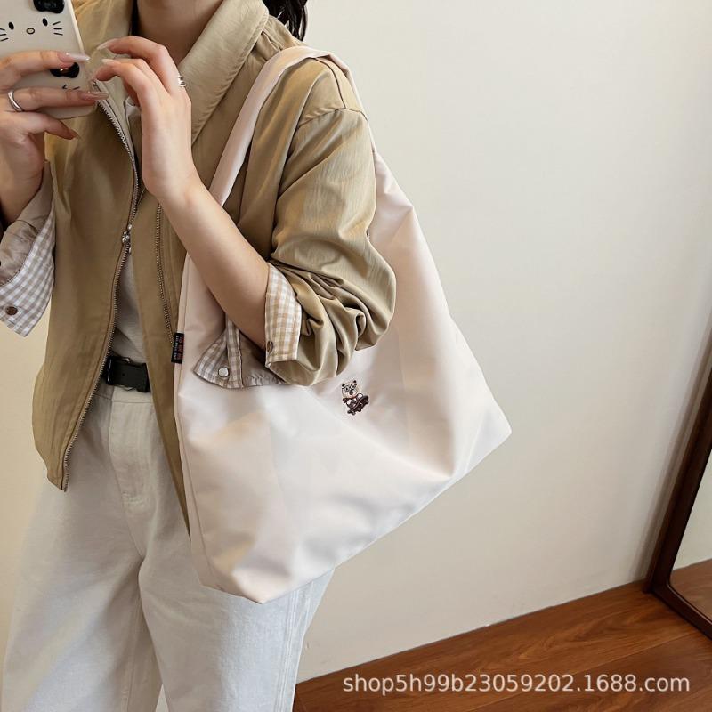 Large-capacity Shoulder Handbag, Tote Bag, College Student Class Commuter Bag, New Casual Niche Armpit Bag