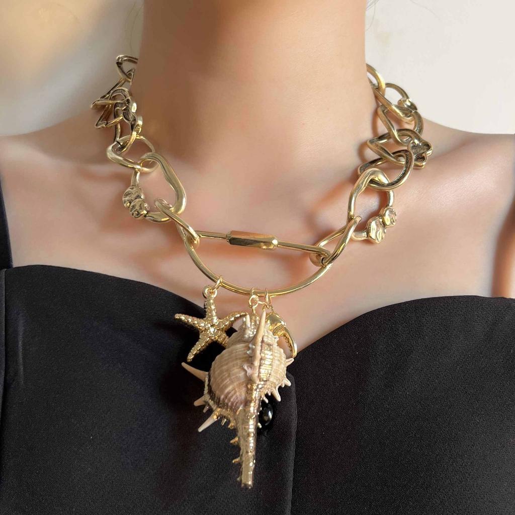 Personality trend marine leisure resort style alloy chain conch pendant necklace light luxury luxury women's style