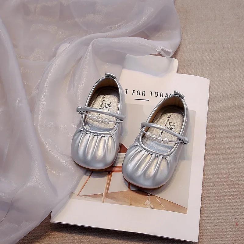 

Girls Dance Shoes Round Toes Sweet Kids Flat Shoes Soft Sole for Party Wedding 2025 New Fashion Children Princess Shoes Non-slip 23 серебряный