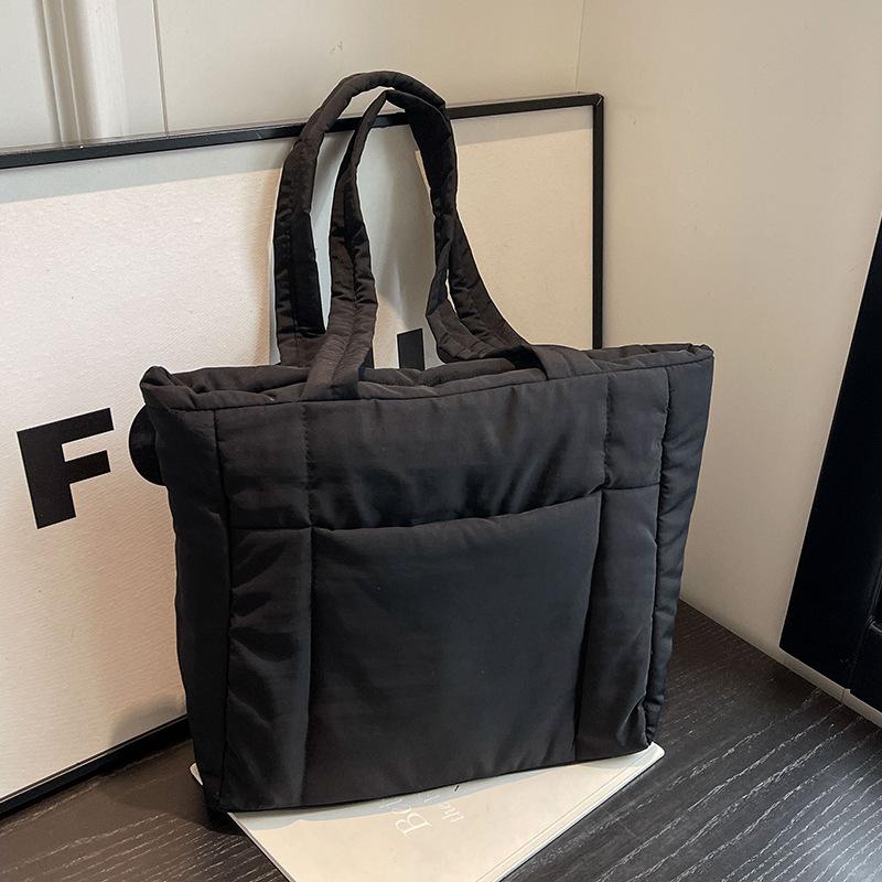 

Сумка-тоут женская 2024 года, новая большая сумка для поездок на работу, осенне-зимняя универсальная тканевая сумка, повседневная модная сумка через плечо чёрный