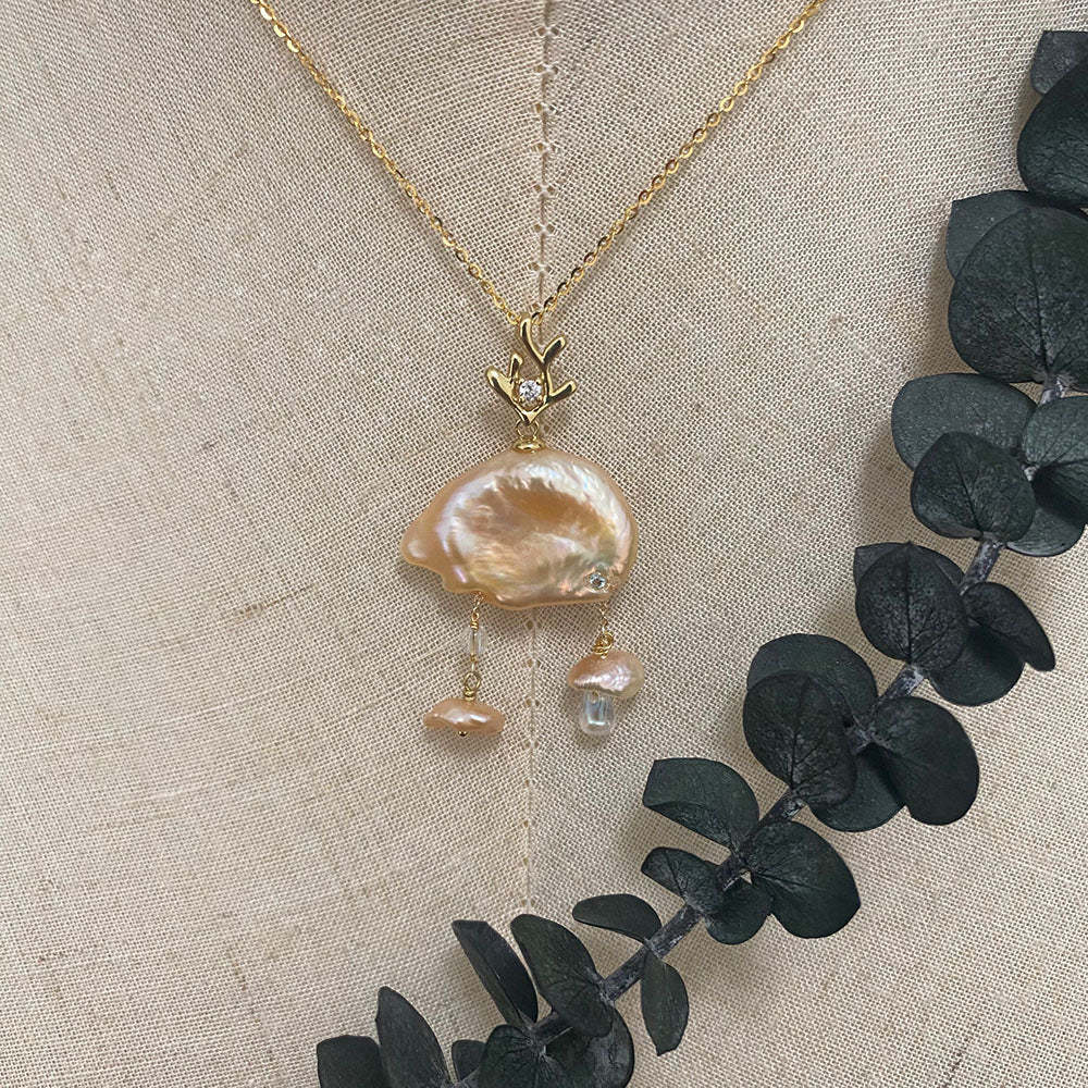 

Light Luxury Irregular Pearl Ice Cream Necklace Personalized Lock Cloud Fish Shape Pendant Jewelry