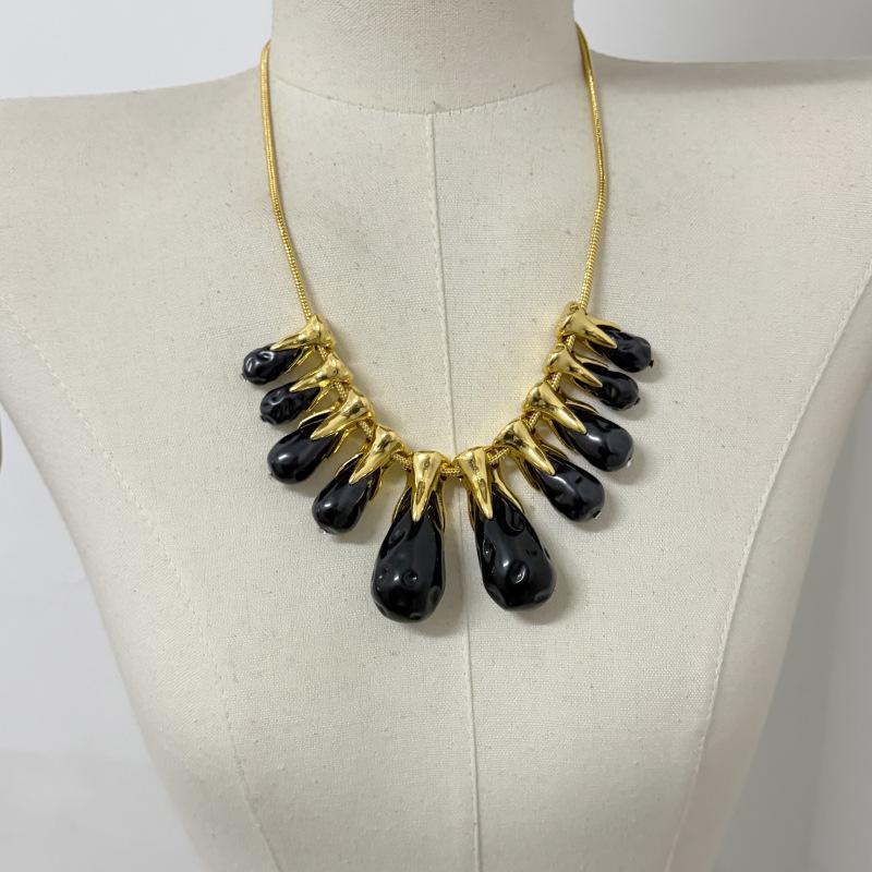 

New Fashionable Exaggerated Tooth Water Drop Necklace Trendy Individualistic Lady Necklace Jewelry Birthday Gift For Friends Other